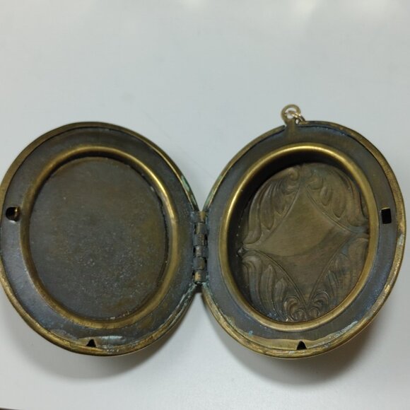 Antique Pendant Locket Cloisonné Brass and Enamel Butterfly Holds 2 Pics Necklac - Picture 5 of 6